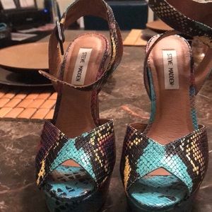 Steve Madden sandals with platform and 5 in heel